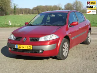 Renault Mégane 2.0-16V Expression Luxe APK 02-2027