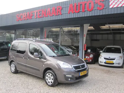 Peugeot Partner Tepee 1.2 PureTech Active met trekhaak apk 02-02-2027