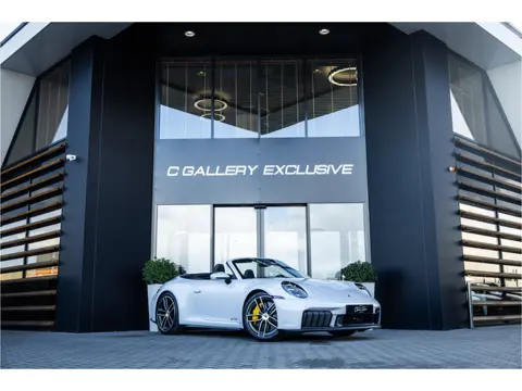 Porsche 911 Cabrio 3.0 Carrera 4 GTS - Sport Chrono + | Burmester | Lift | Stoelkoeling | 360 Camera