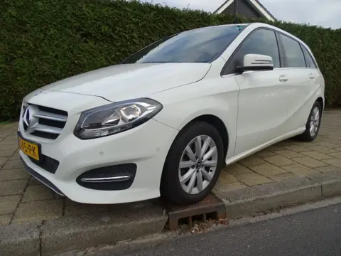 MERCEDES-BENZ B-KLASSE 180 AMBITION-Automaat-Blth-Clima-Navigatie-Pdc