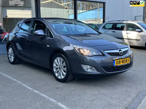 Opel Astra 1.4 Turbo Cosmo/Airco/parkeer sensoren/