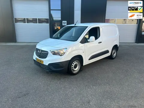Opel Combo 1.5D L1H1 Edition oprijplaat alco
