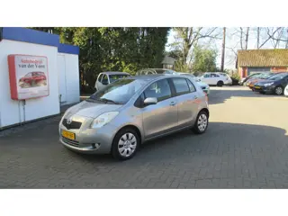 Toyota Yaris 1.3 VVTi Sol MMT