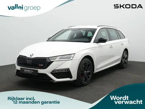 Skoda Octavia Combi 1.4 TSI RS iV 245 pk PHEV | Matrix LED | Achteruitrijcamera | Stoelverwarming | 