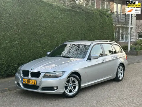 BMW 3-serie Touring 318i Business RIJDGOED/PDC/XENON/NAVI