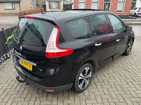 Renault Grand Scénic 1.4 TCe Bose | navi | pano | trekhaak | pdc | nieuwe apk |