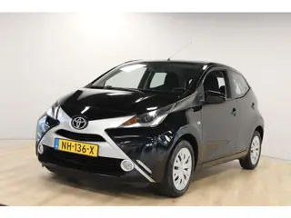 Toyota Aygo 1.0 VVT-i x-play | Cruise | Camera | Airco