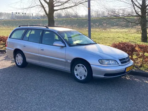 Opel Omega Wagon 2.2i-16V Business Edition Rijklaar Incl nw apk!!