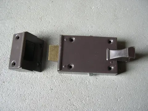 Profiel / knopcilinders/Oplegsloten Yale/Cisa/Lips NIEUW