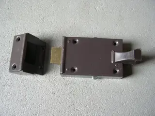 Profiel / knopcilinders/Oplegsloten Yale/Cisa/Lips NIEUW