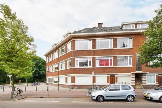 Woning aan de De Genestetlaan te Den Haag