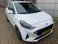 Hyundai i10 1.0 Premium Camera / Verwarmd stuur-stoelen / Navigatie