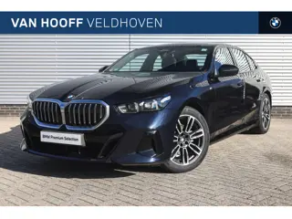 BMW 5 Serie 520i M Sport Automaat / Panoramadak / Adaptieve LED / Parking Assistant / M Sportonderst