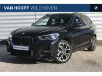 BMW X1 sDrive18i High Executive M Sport Automaat / Sportstoelen / Achteruitrijcamera / Adaptieve LED