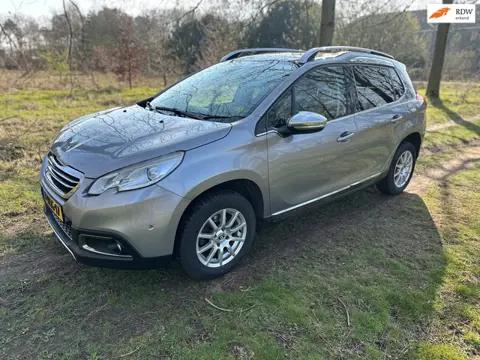 Peugeot 2008 1.2 VTi Allure Pack Premium Plus apk t/m 17-03-2027