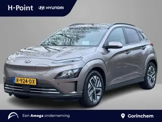 Hyundai Kona EV Fashion 64 kWh | 3-Fase OBC lader | Adaptieve cruisecontrol | Grootscherm Navigatie 
