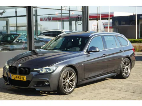 BMW 3-serie Touring 320i Edition M Sport Shadow Executive | PANO | Carplay | LEER