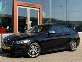 BMW 2 Serie Coupé M235i High Executive | Schuifdak | Harman / Kardon | Cruise | Memory | Leder | DAB