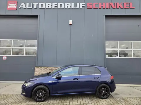 Volkswagen Golf 1.5 eTSI Style Camera,massage,stuurverwarming!!