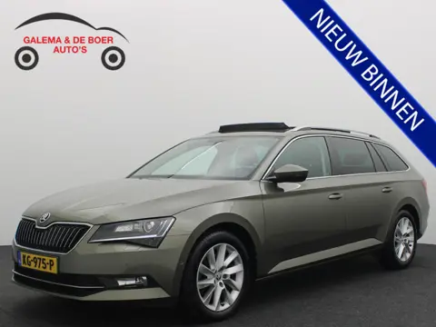 Skoda Superb Combi 1.8 TSI Style Business AUTOMAAT / TREKHAAK / PANORAMADAK / STOELVERW / CARPLAY / 