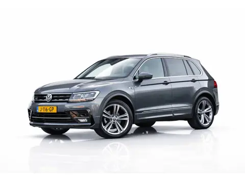 Volkswagen Tiguan 1.5 TSI ACT R-Line | TREKHAAK | NAP | APPLE CARPLAY | ANDROID AUTO | ADAPT. CRUISE