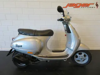 Piaggio VESPA 150 M19 MOOIE SCOOTER (bj 2000)