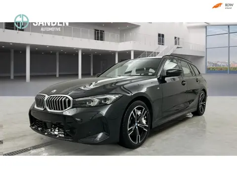 BMW 3-serie Touring 330i xDrive M SPORT|Automaat|LED|Camera|Navi|Sfeerverlichting|HIFI|Alarm|19inch