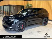 Jeep Grand Cherokee 6.4 Hemi SRT Geel kenteken. Pano. Apple-carplay. navi. Met complete historie.
