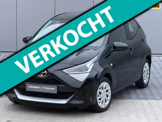 Toyota Aygo 1.0 VVT-i X-Pblay - Black Sand Pearl - Camera/Carplay - Aygo Aktie x6 v.a. €8.995