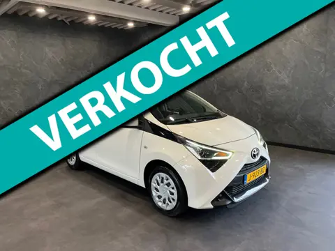 Toyota Aygo 1.0 VVT-i x-play 5 DEURS CAMERA LED NAP