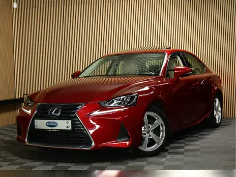 Lexus IS 300h Hybrid Business PANO MEMORY NAVI CRUISE STOEL+STUUR VW "18