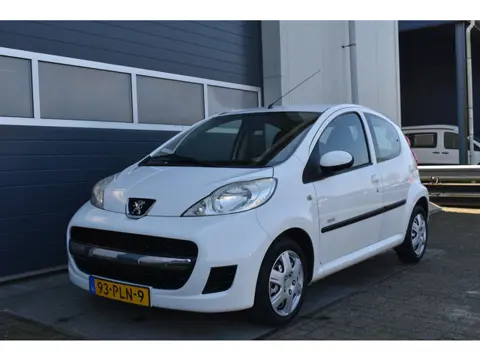 Peugeot 107 1.0-12V Millesim 200