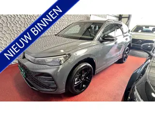 Volkswagen Tiguan 1.5 eHYBRID 272 PK NW AUTO R-LINE VW.TREKHAAK BLACK PANO XL.NAVI STOEL/STUUR VERW.