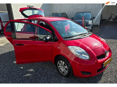 Toyota Yaris 1.0 VVTi Acces 5 drs Zeer netjes