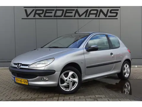 Peugeot 206 1.6-16V XT AUTOMAAT!