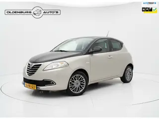 Lancia Ypsilon 0.9 TwinAir Platinum Automaat | Panoramadak | Leder | Clima | 15" Velgen | Navi | PDC