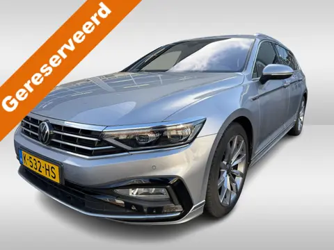 Volkswagen Passat Variant 1.5 TSI 150pk R-Line Business Plus DSG Automaat Camera / R-Line / Navigati