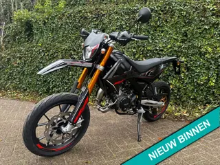 Rieju MRT SM Pro E5+ NIEUW Zwart/Rood BETAAL met in3