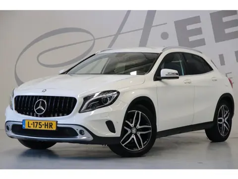 Mercedes-Benz GLA-klasse 200 Achteruitrijcamera/trekhaak