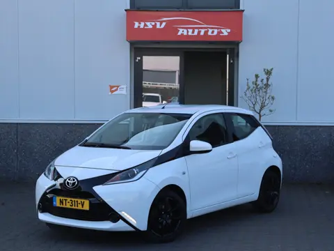 Toyota Aygo 1.0 VVT-i x-play airco LM 4-deurs