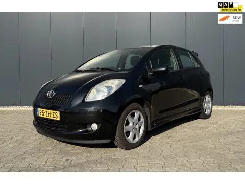 Toyota Yaris 1.3 VVTi Luna Airco Cruise Keyless nieuw APK NAP
