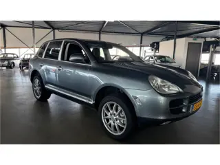 Porsche Cayenne 4.5 S Dealer onderhouden / Luchtvering