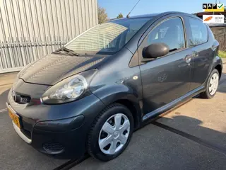 Toyota Aygo 1.0-12V Cool-2011