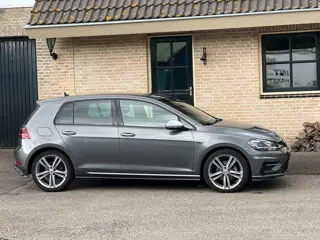 Volkswagen Golf 1.4 TSI Highline R-Line | DSG |Virtual|NAVI
