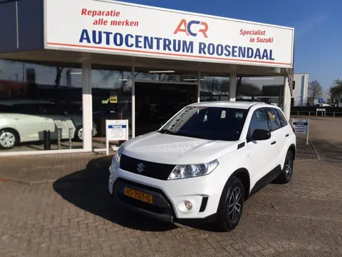 Suzuki Vitara 1.6 Comfort met trekhaak netjes onderhouden meer fotos volgen
