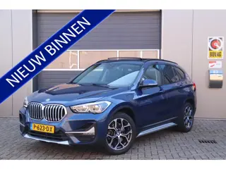 BMW X1 xDrive25e Business Edition Plus, Stoelverwarming, Stuurverwarmd, Camera, Pano, Navi