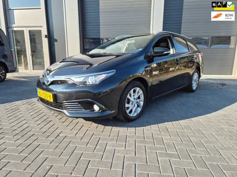 Toyota Auris 1.8 Hybrid Business Plus Pano, trekhaak