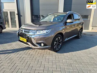 Mitsubishi Outlander 2.0 PHEV Instyle Navi Trekhaak Camera