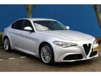 Alfa Romeo Giulia 2.0T Super