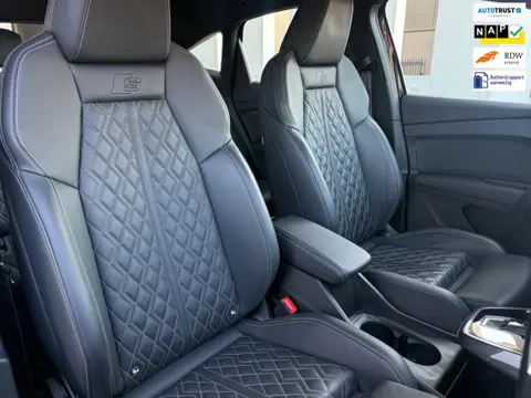 Audi Q4 Sportback e-tron 40 S edition 77 kWh, 2 x S-LINE, vol zwart lederen sport leder, SOH 95 %, 1